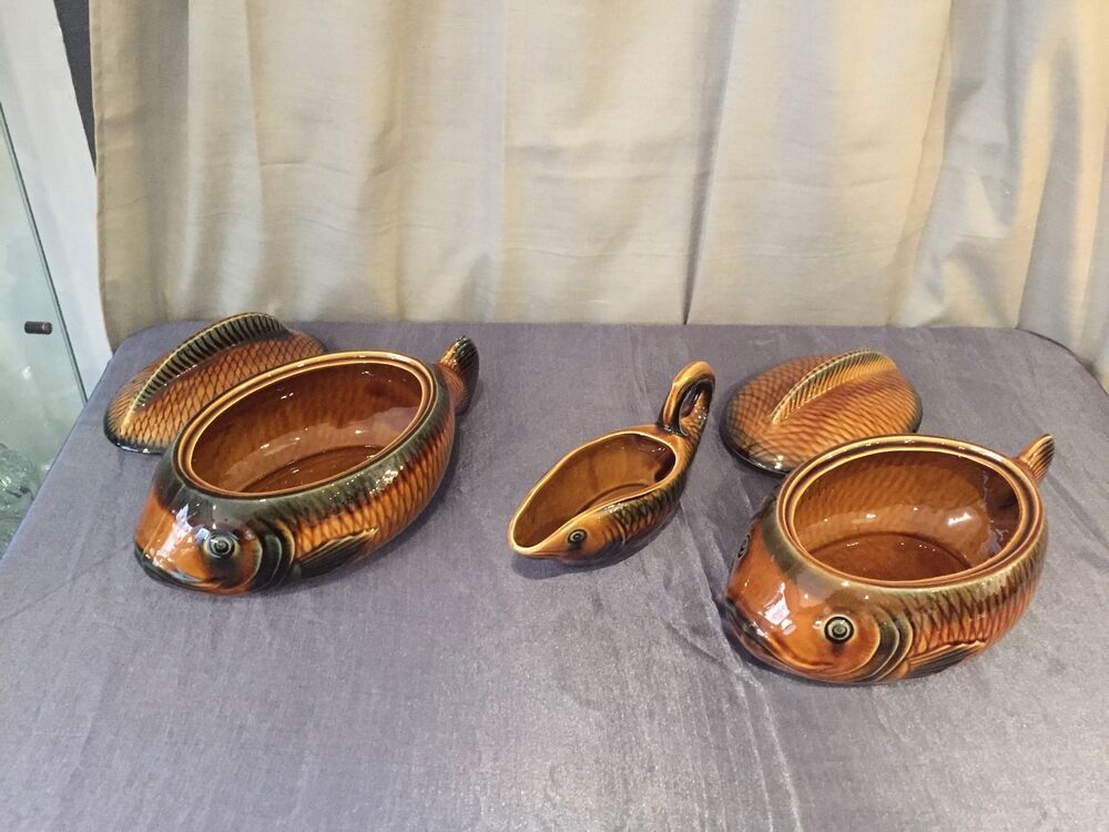 Vintage fish service Sarreguemines 12 plates 2 legumiers 1 main course 1 sausage