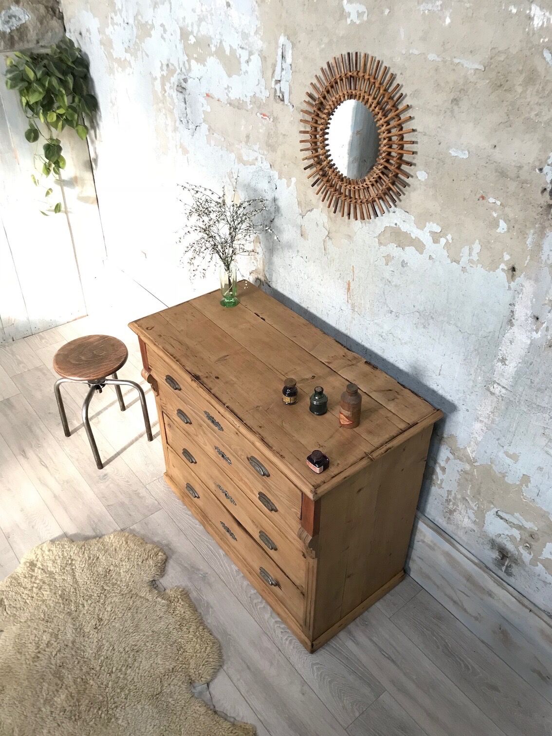 Pine dresser