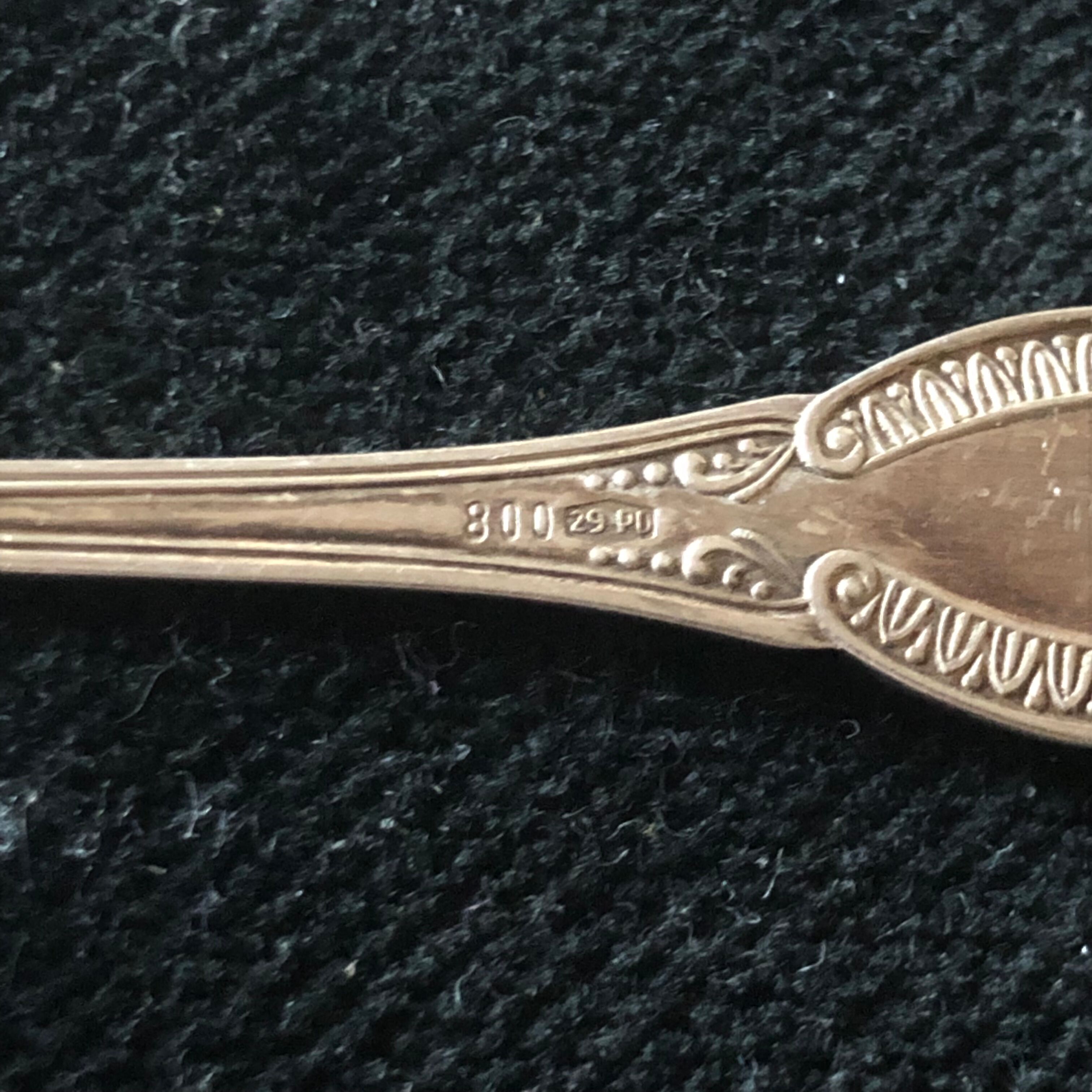 6 teaspoons in solid silver