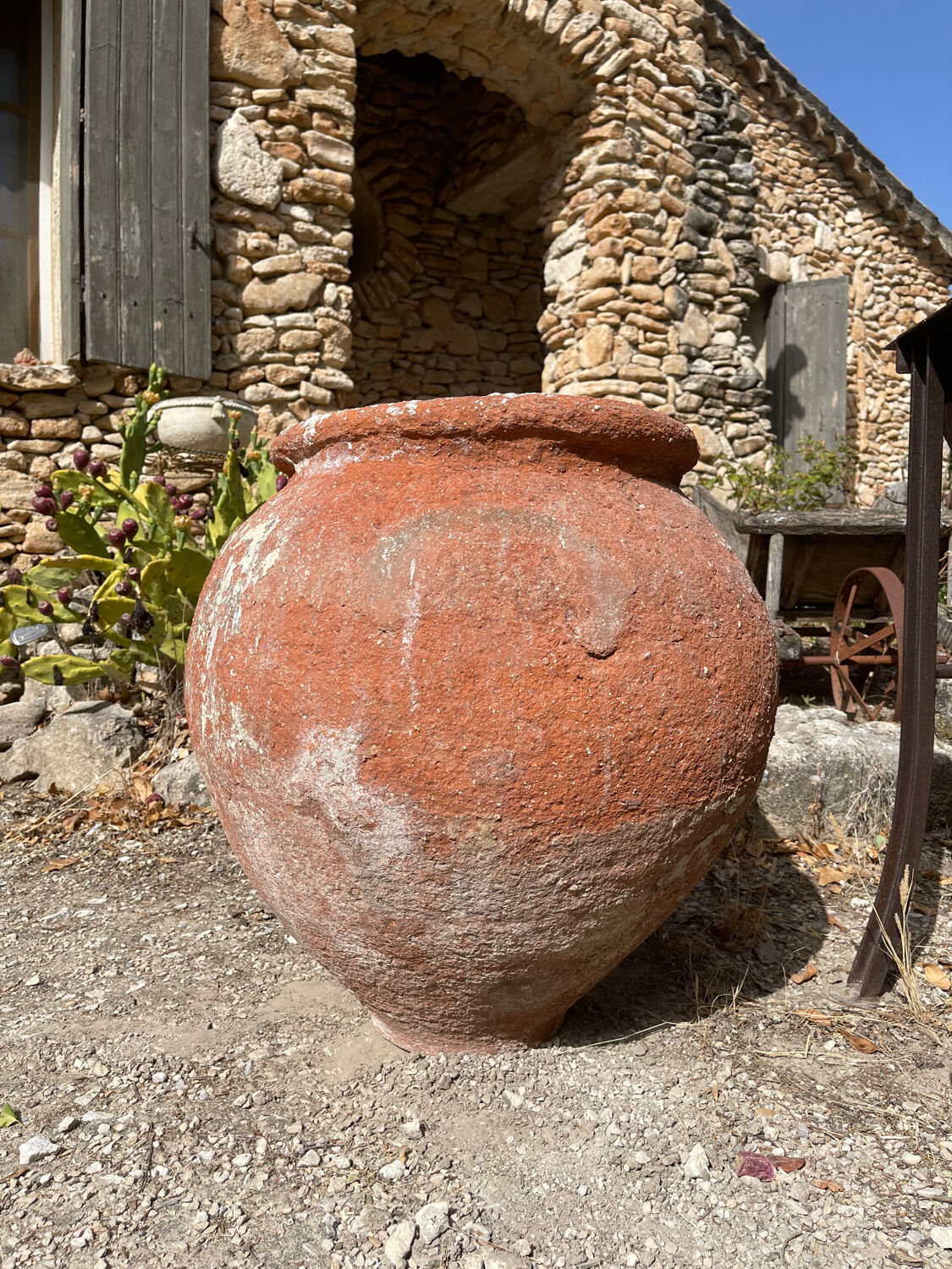 Ancient terracotta pottery jar