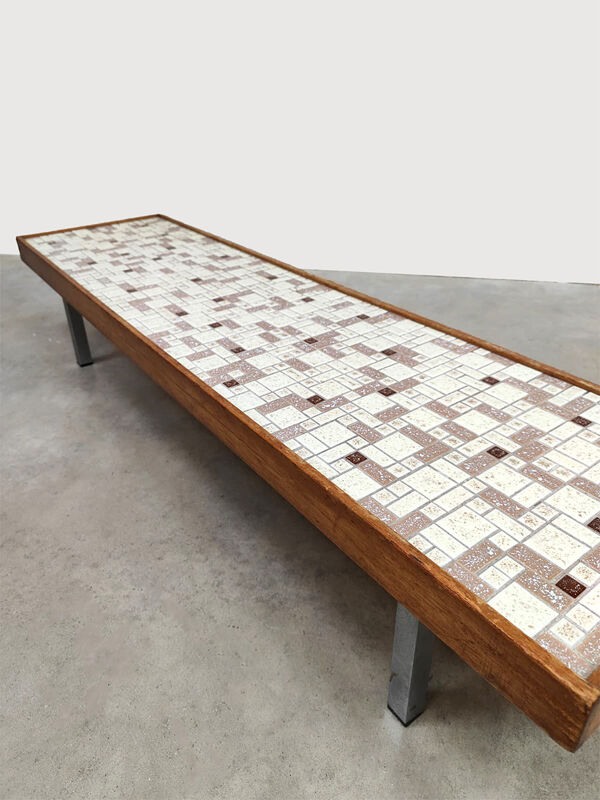 Table basse en carrelage vintage 'très basse'
