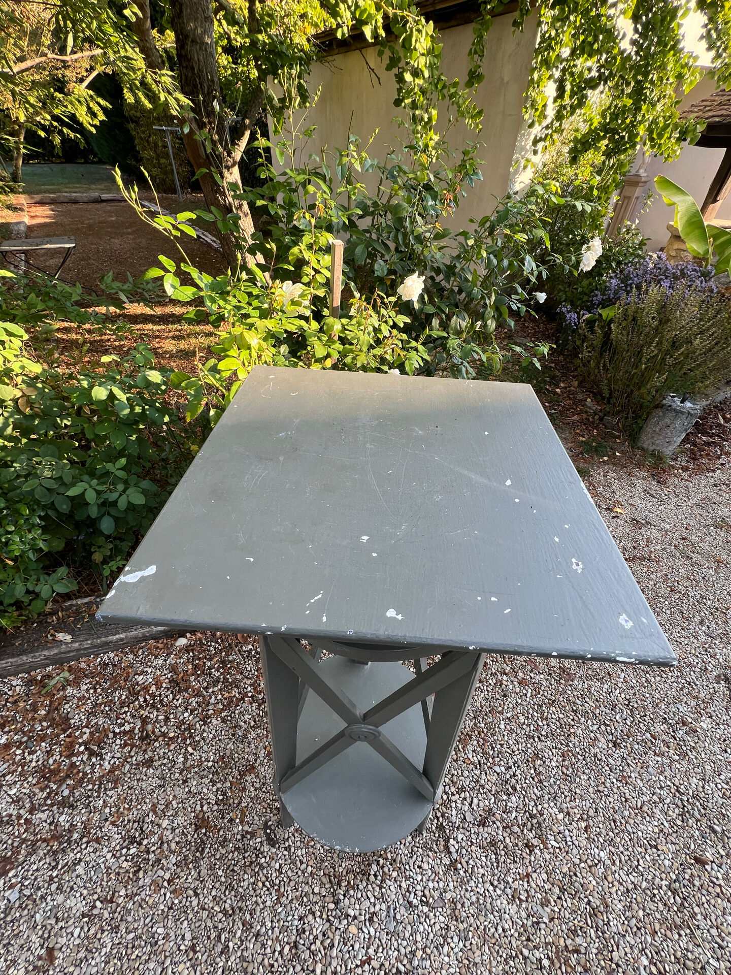 Wood sculptor's stool