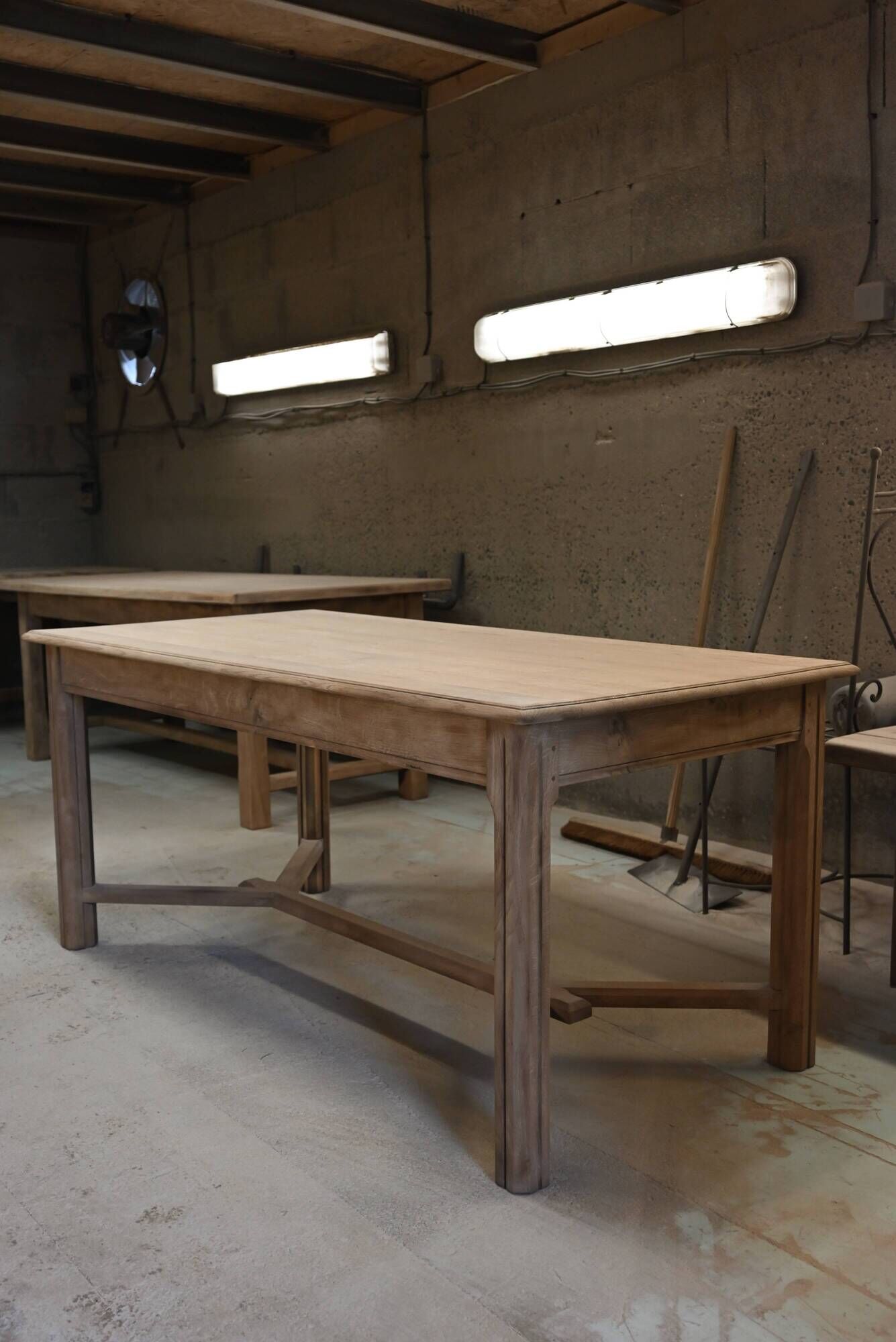 Farm table