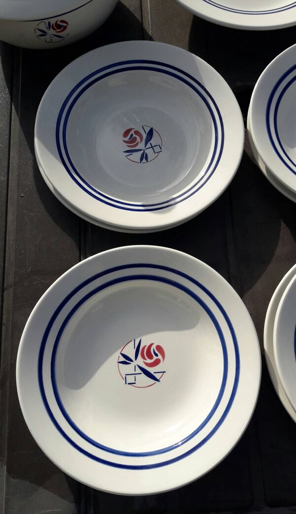 Service de vaisselle 6 personnes 15 pièces Sarreguemines modèle Marianne