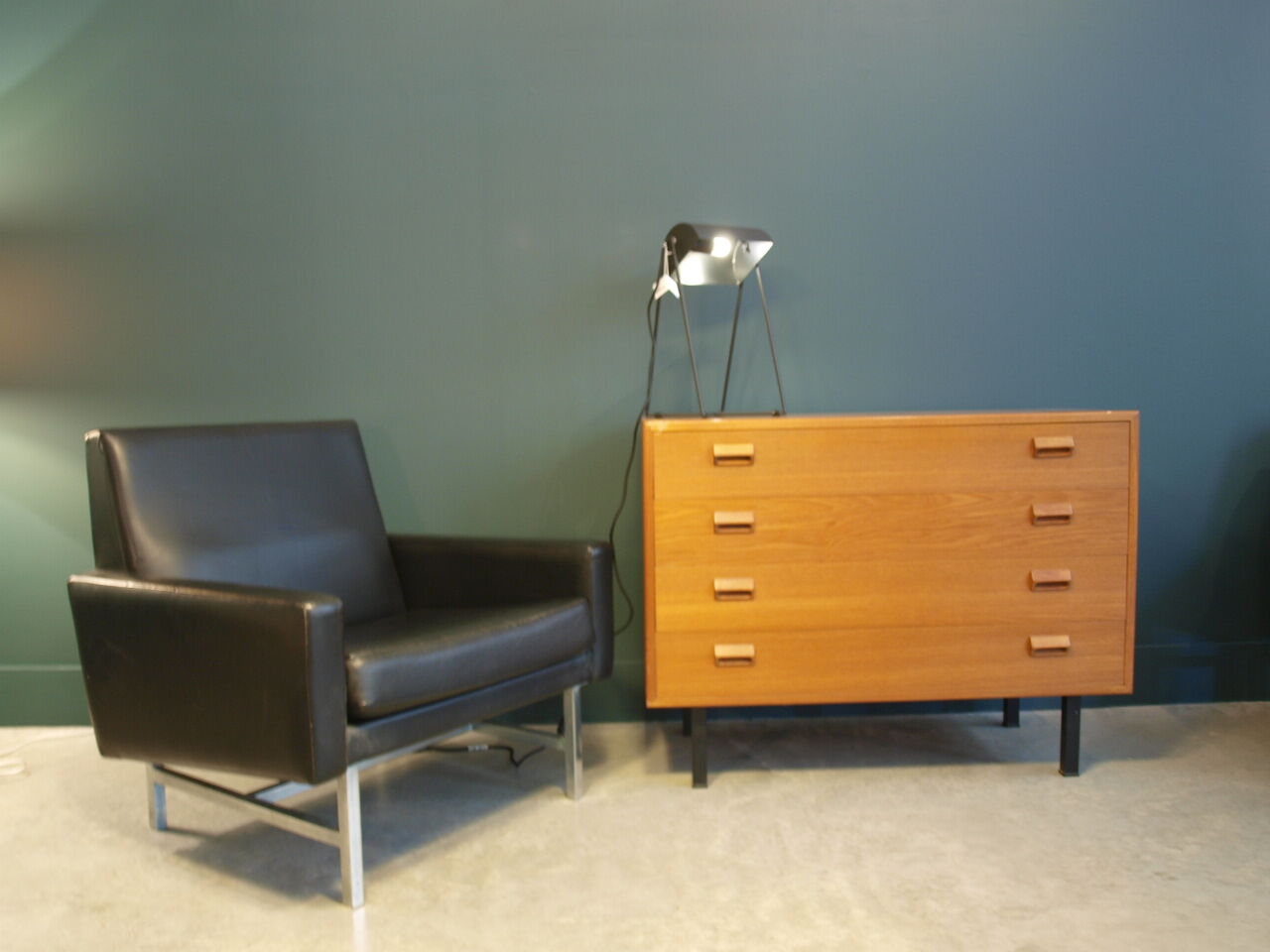 The 1960s teak chest of drawers