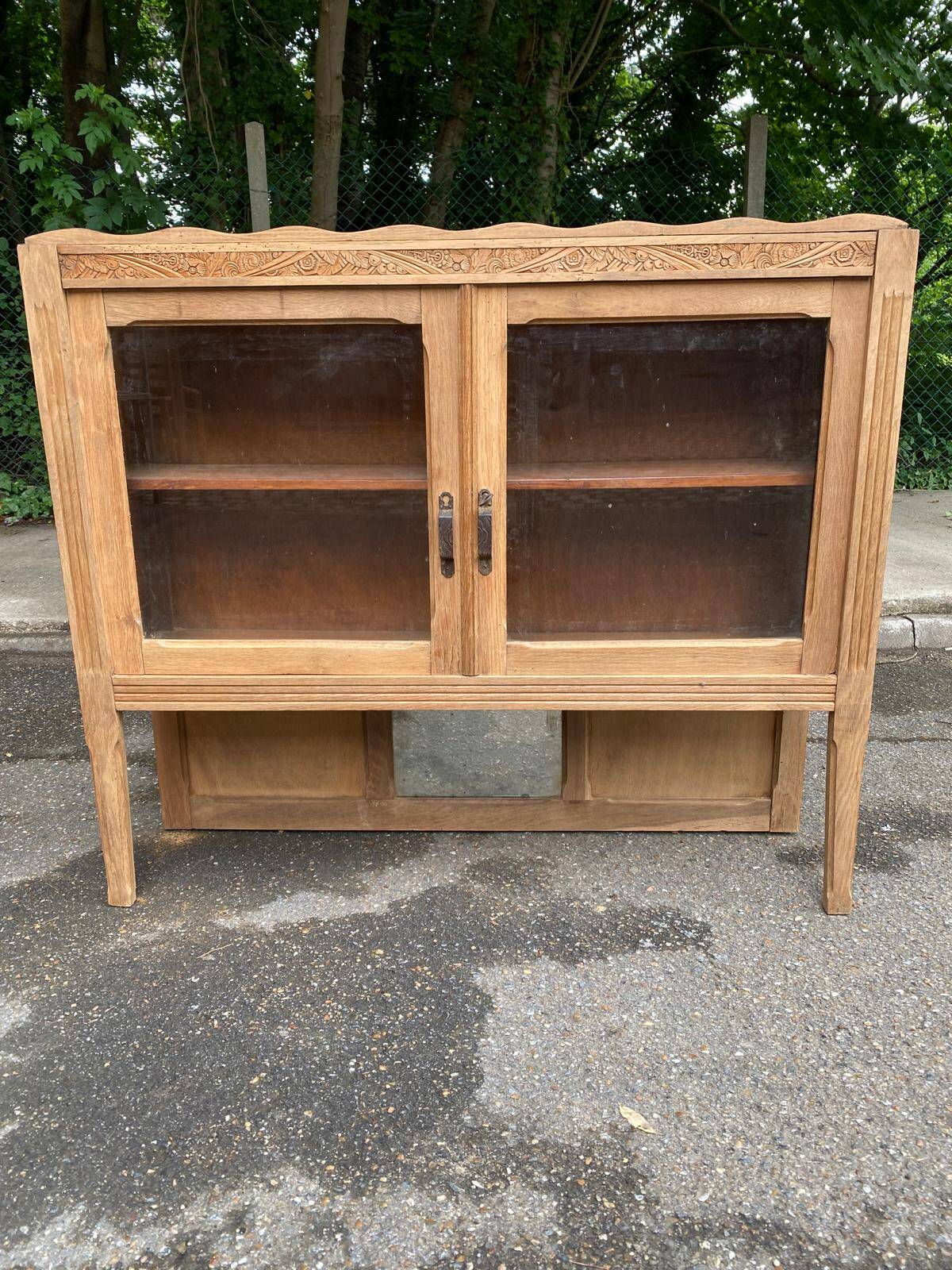 Vitrine vaisselier vintage en bois massif art déco 1950