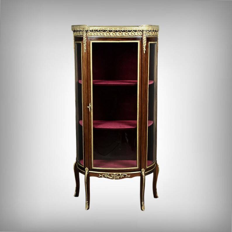 Small mahogany display cabinet, Louis XV to Louis XVI transition style – early 20th century.
