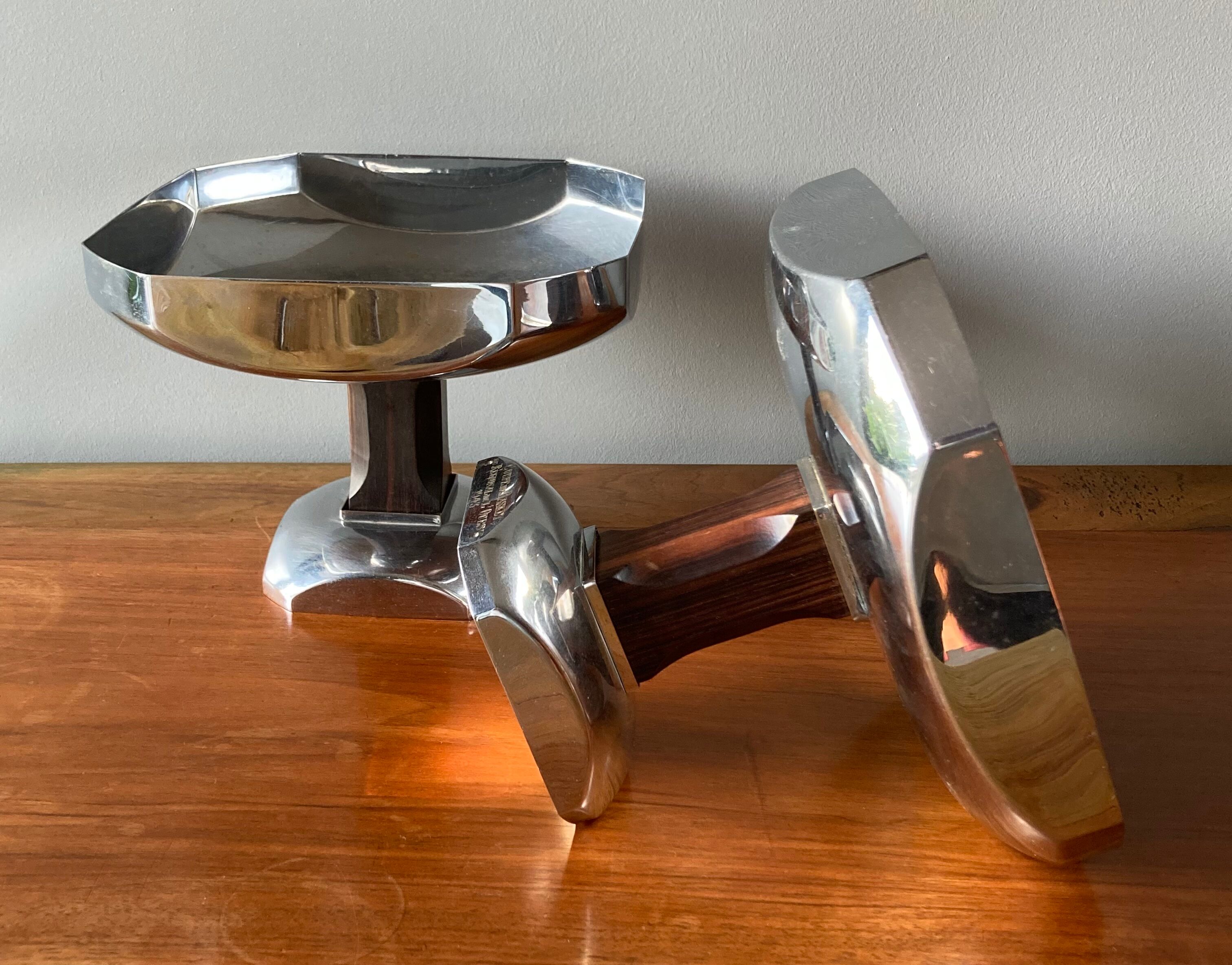 Pair of standing cups in chrome-plated metal and Rosewood from Rio, French work of the Art Deco period