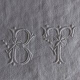 2 old embroidered guest towels