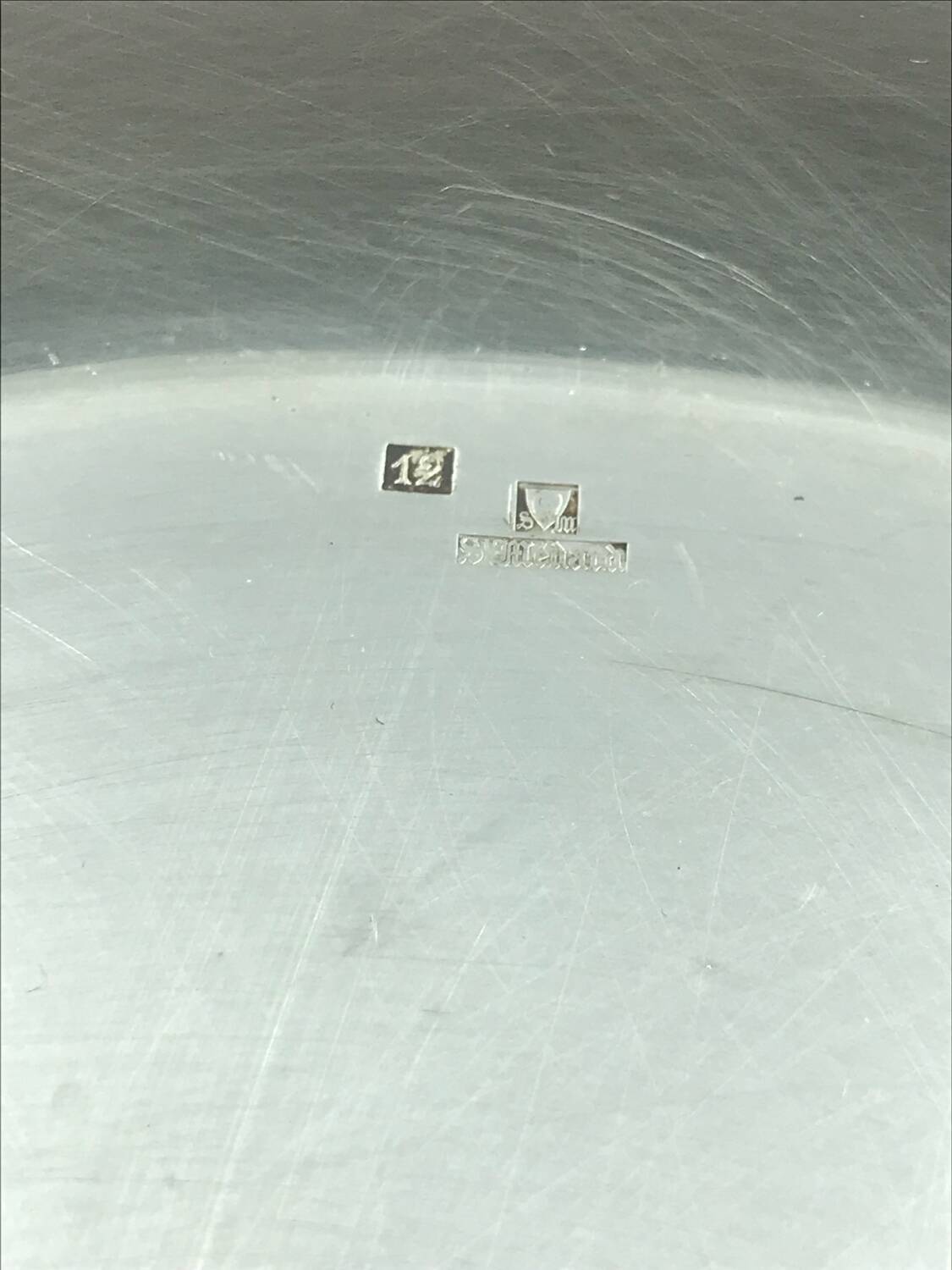 Plat en métal argenté
