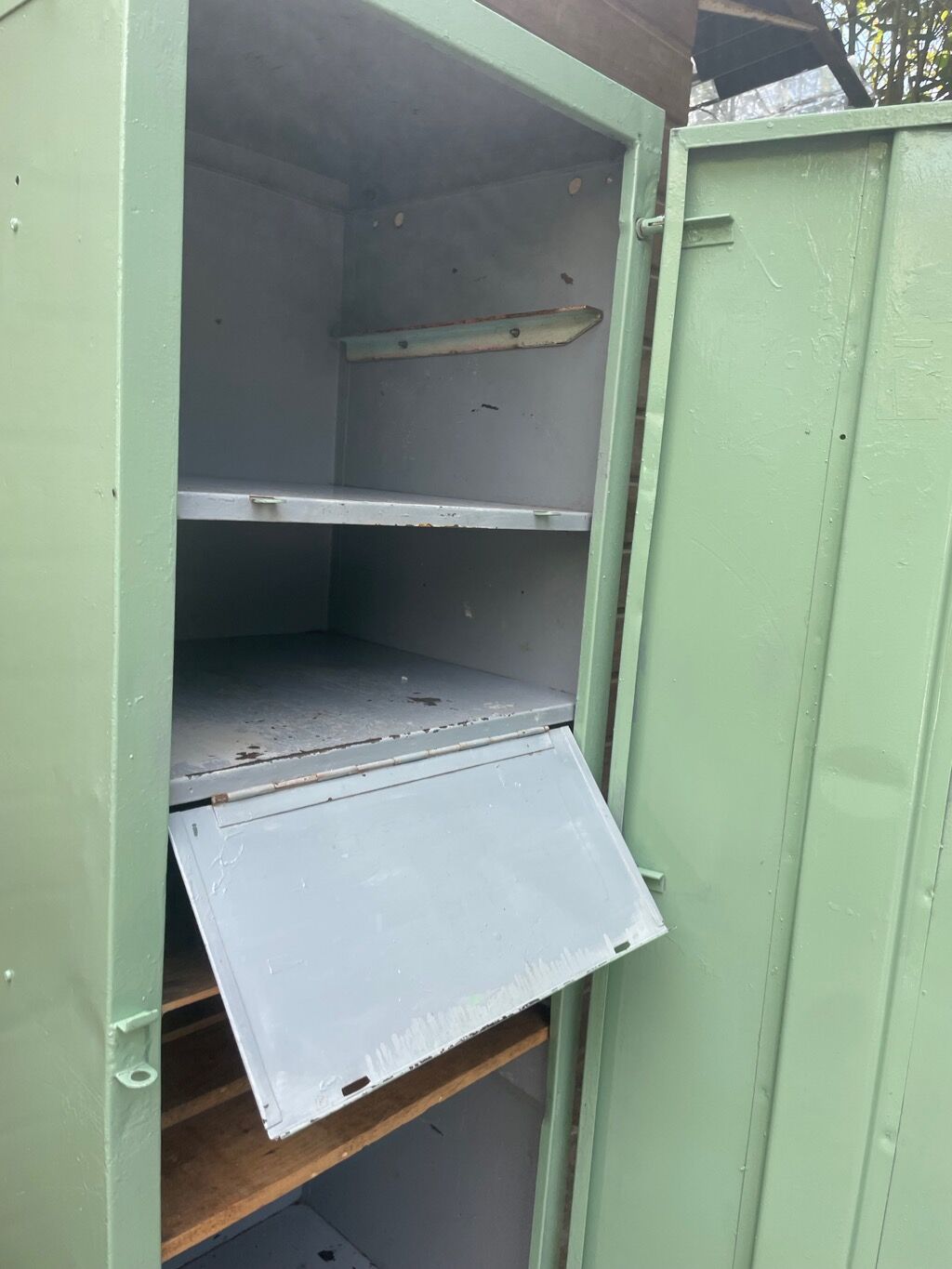 Industrial cloakroom