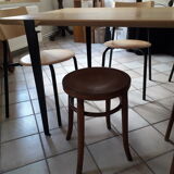 Curved wooden stool Luterma