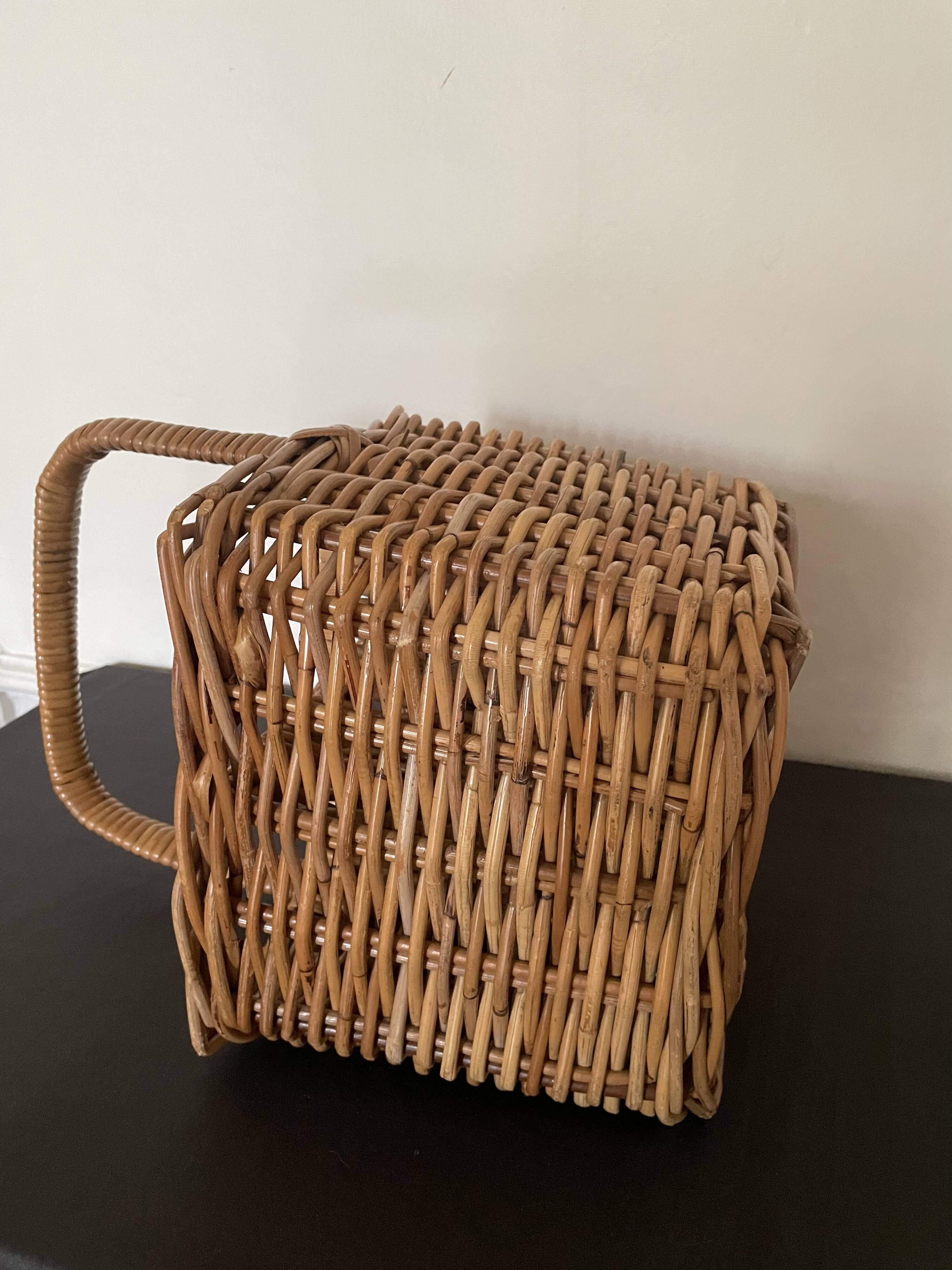 Bottle storage basket