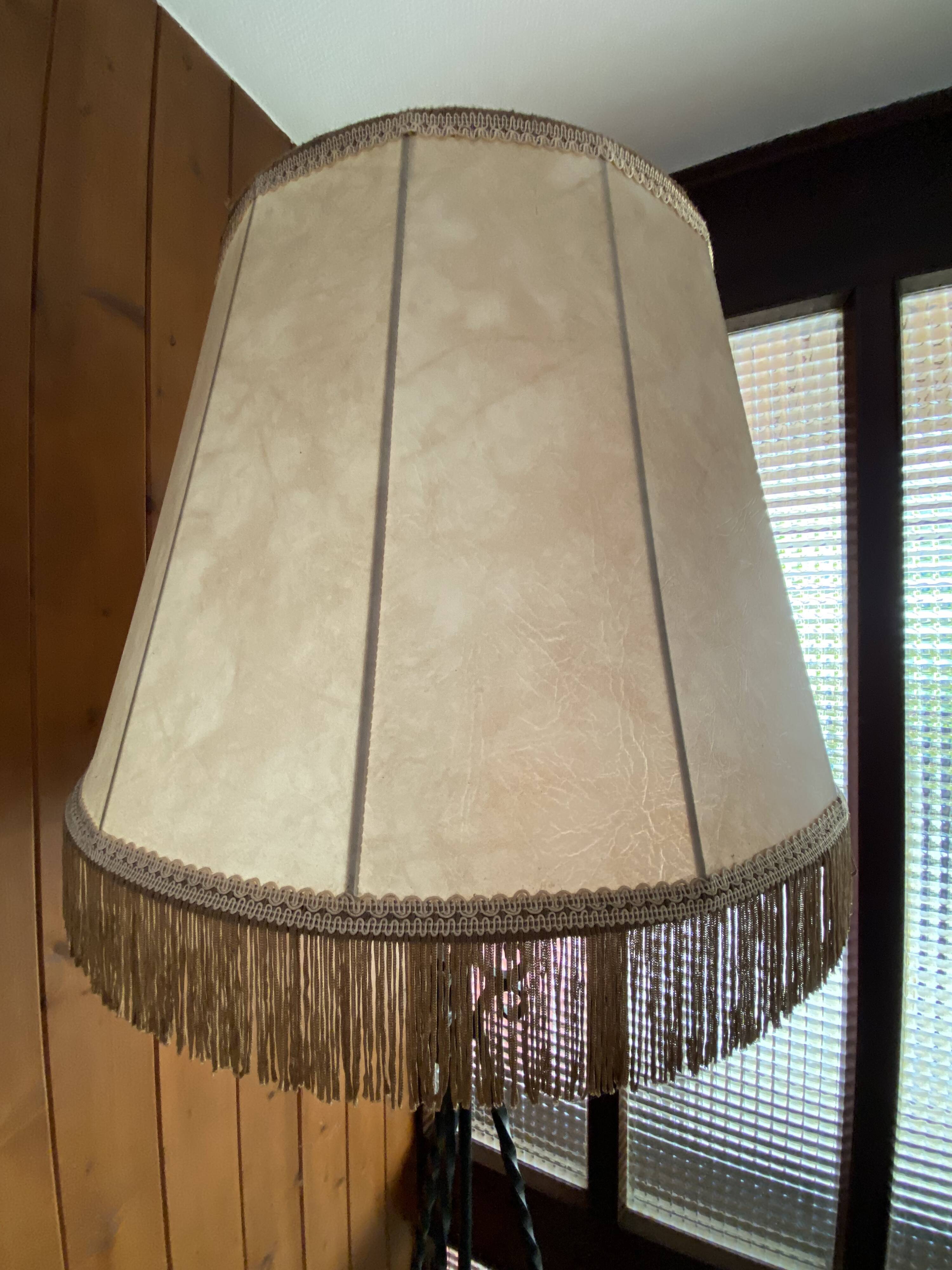 Floor lamp
