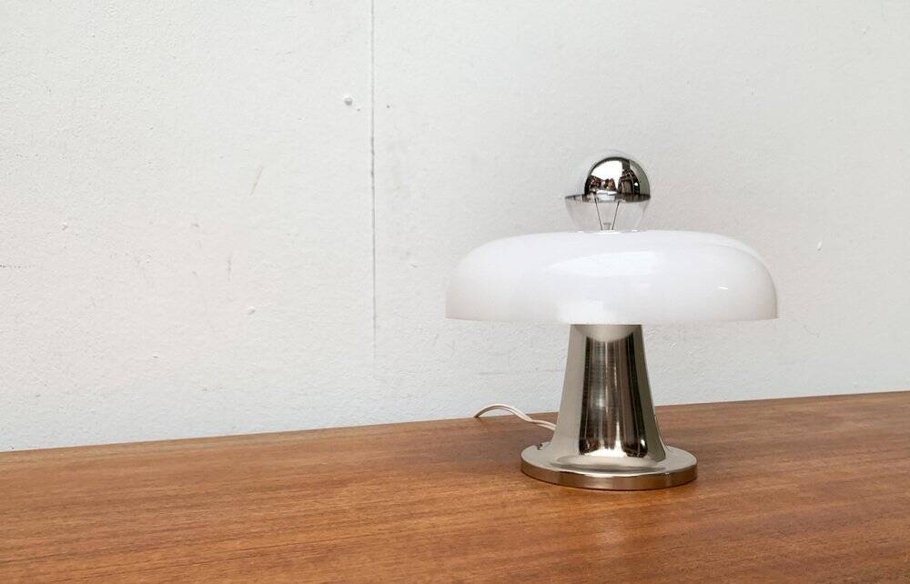 Italian mushroom table lamp from the mid-century space age, 1960s.
