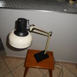 Articulated workshop lamp