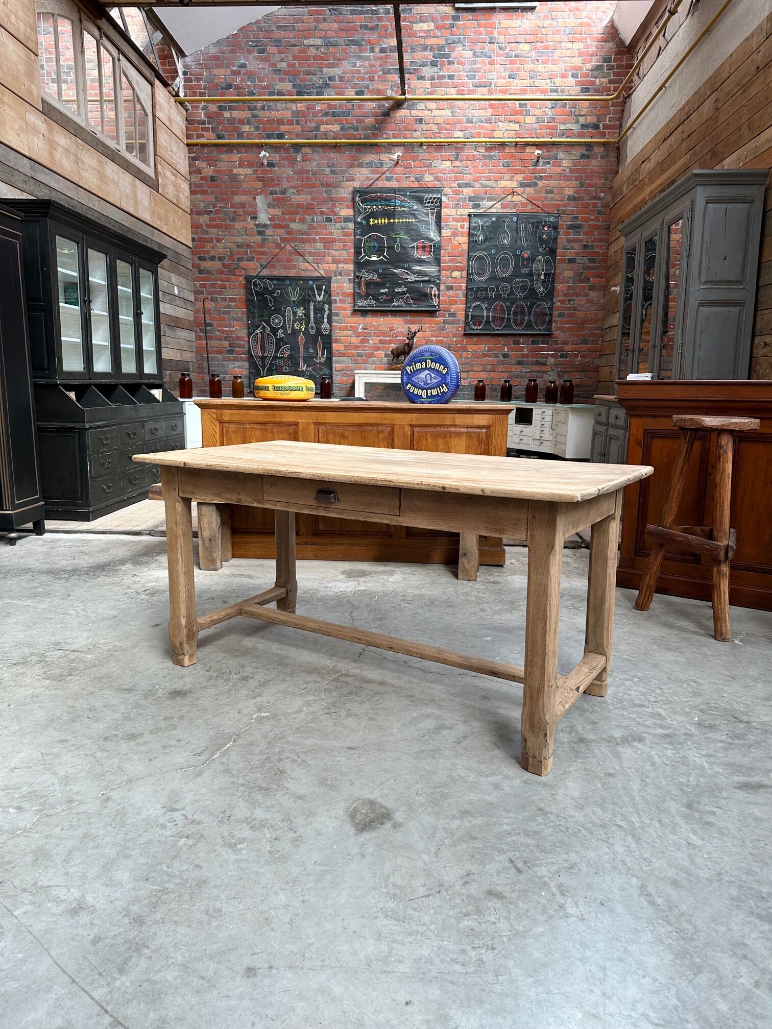 Oak country table