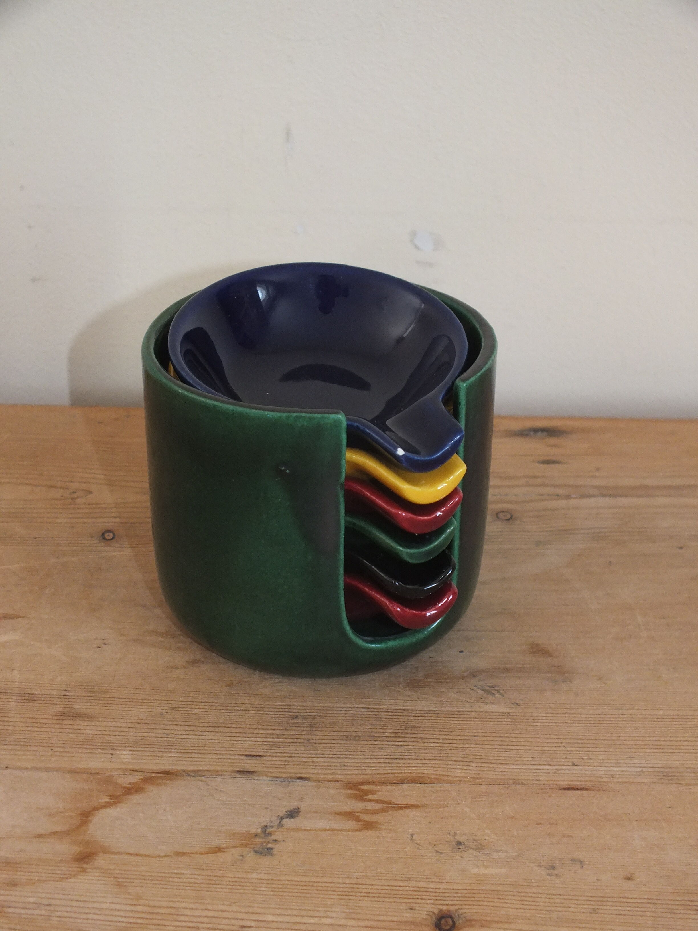 Set of 6 individual colorful vintage ashtrays in earthenware of Saint Clement