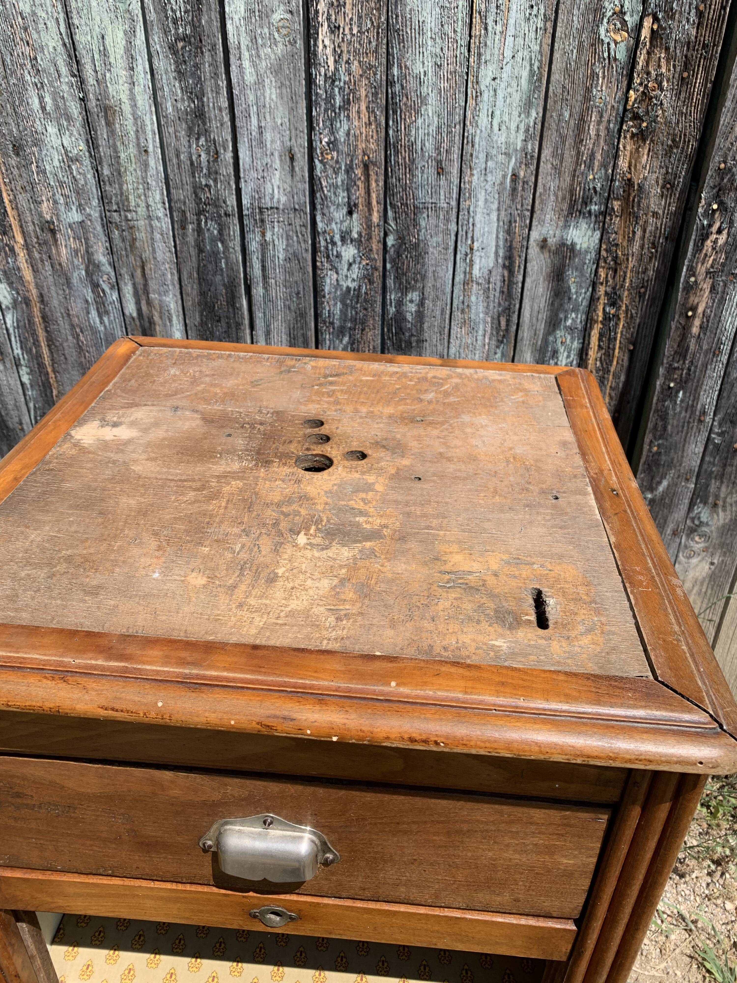 Meuble coulissant à phonographe