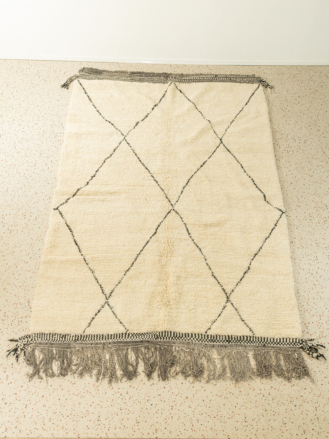 Traditional beni, berber rug, 210 x 320