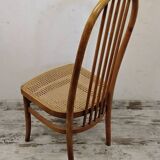 Chaise en bois cannée modèle " Eden"