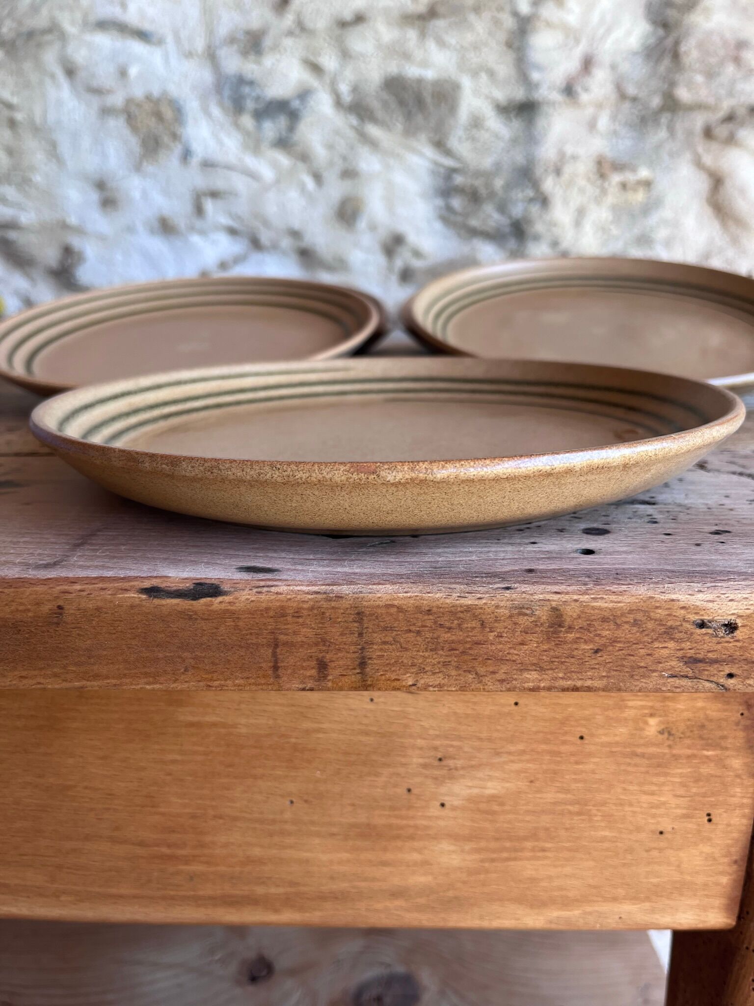 Set of 7 flat sandstone plates Sarreguemines