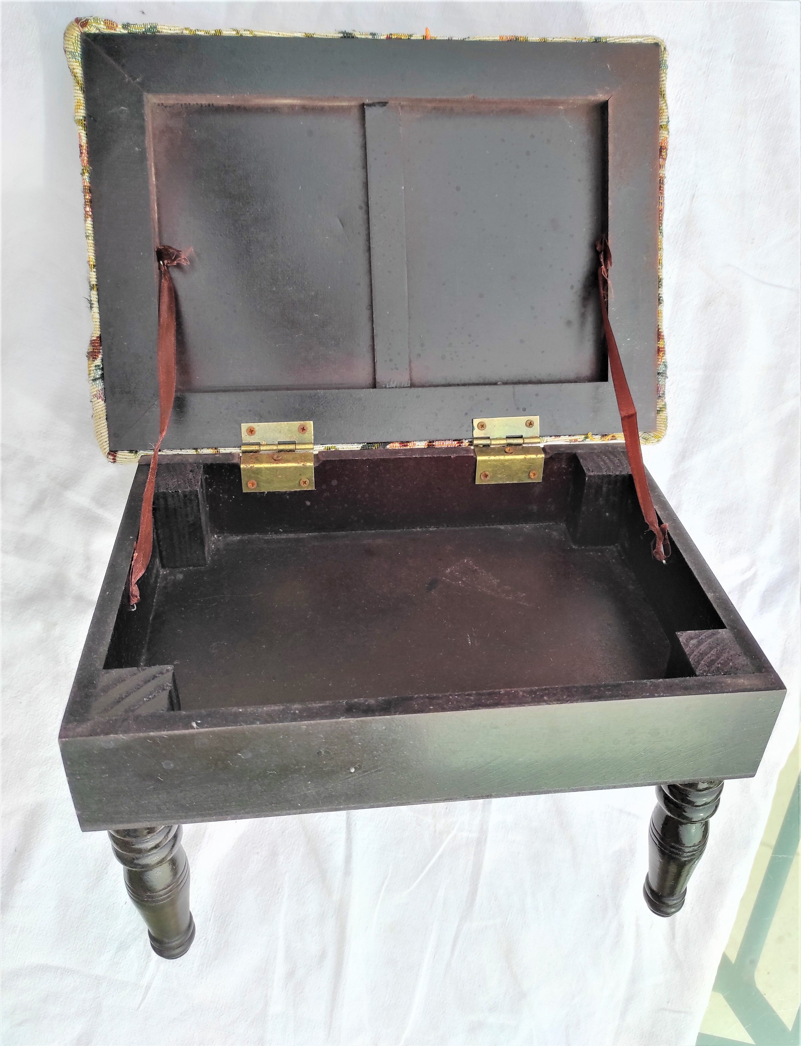 Wooden foot rest with its lid in vintage tapestry