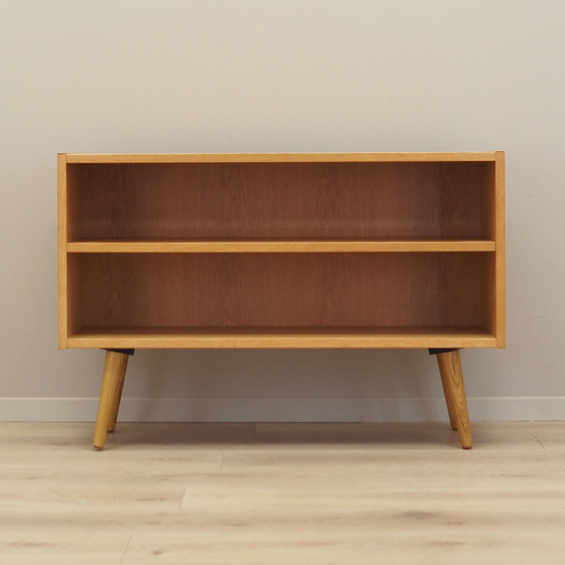 Bibliothèque en frêne, design danois, années 1970, Danemark