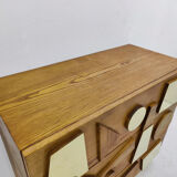 Paire de commodes en bois et laiton