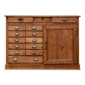 Ancien meuble de métier
