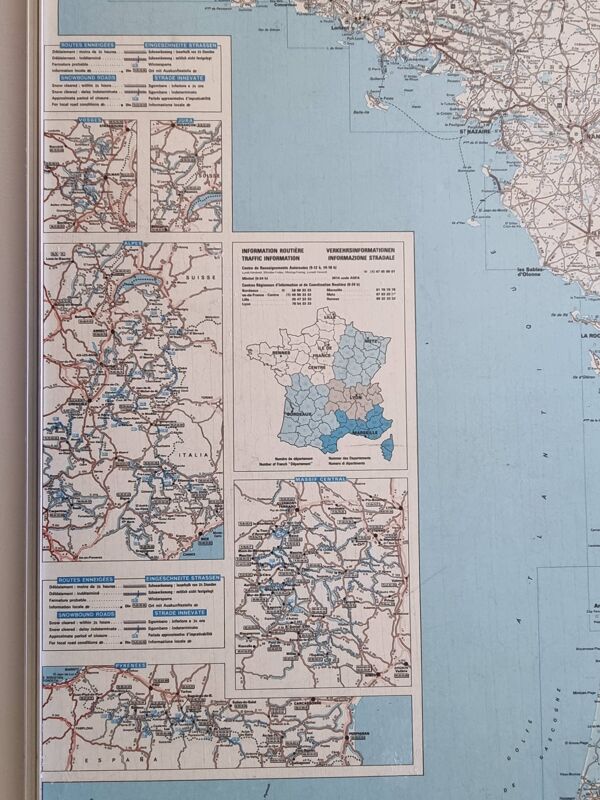Carte routière ''Michelin'' vintage années 80 encadrée, 111 cm x 100 cm