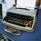 Olivetti Typewriter Lettera 22