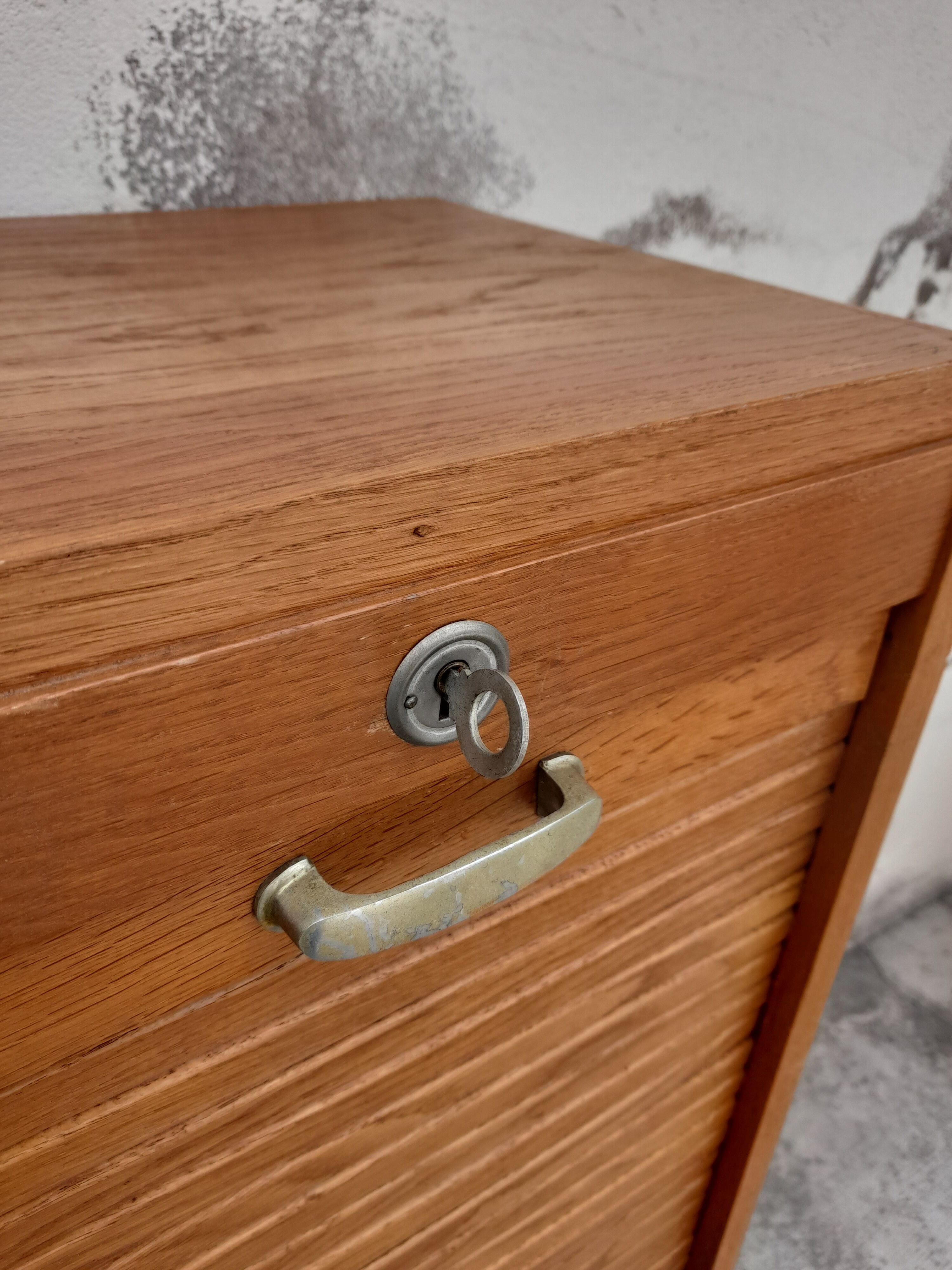 Old curtain cabinet cabinet