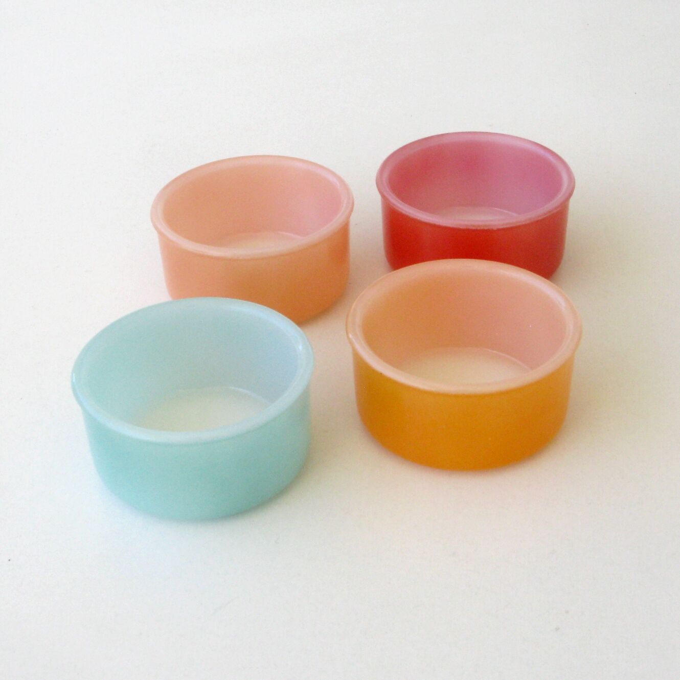 Lot 4 Ramekin cups ARCOPAL colors Multicolored - FLAN LYONNAIS