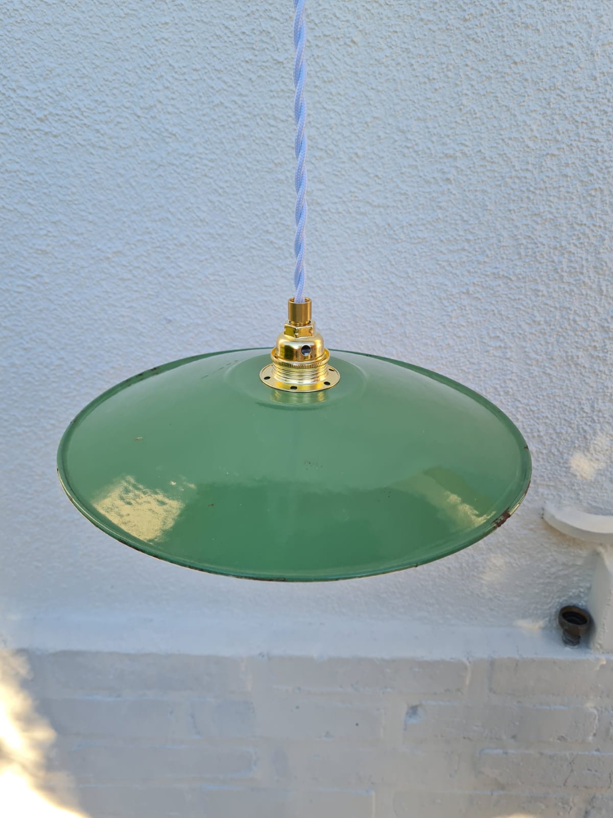 Suspension en tôle émaillée 1950
