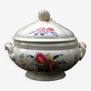 Earthenware tureen by Digoin Sarreguemines