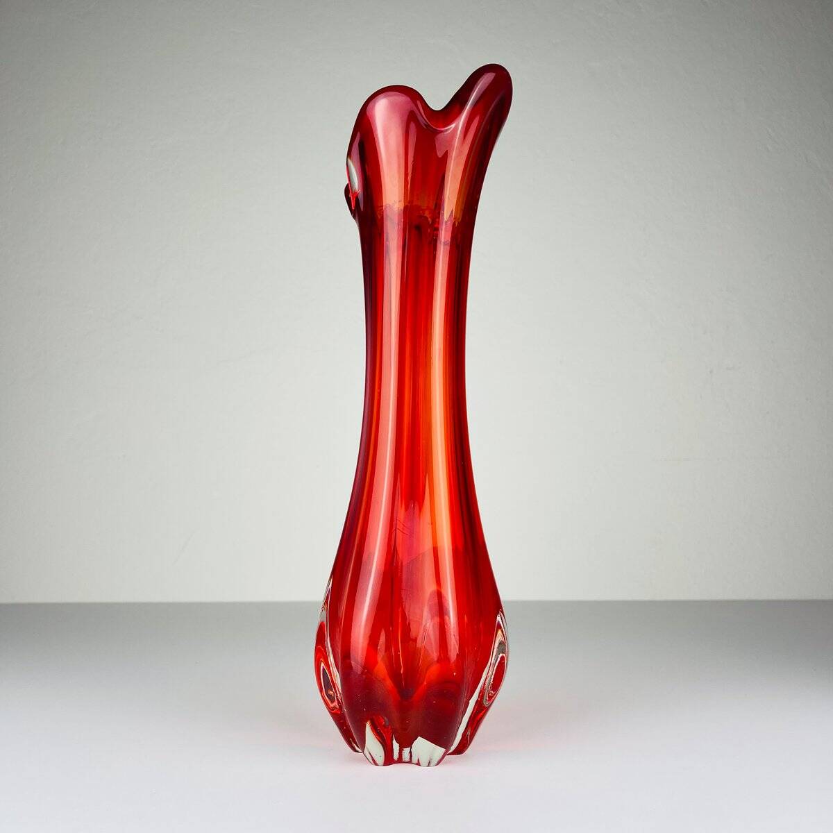 Mid-century red glass vase, Italy, 1970s