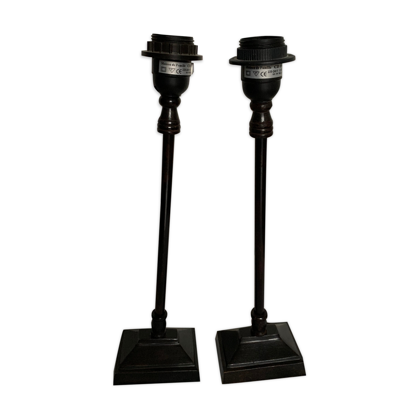 2 feet of metal lamps