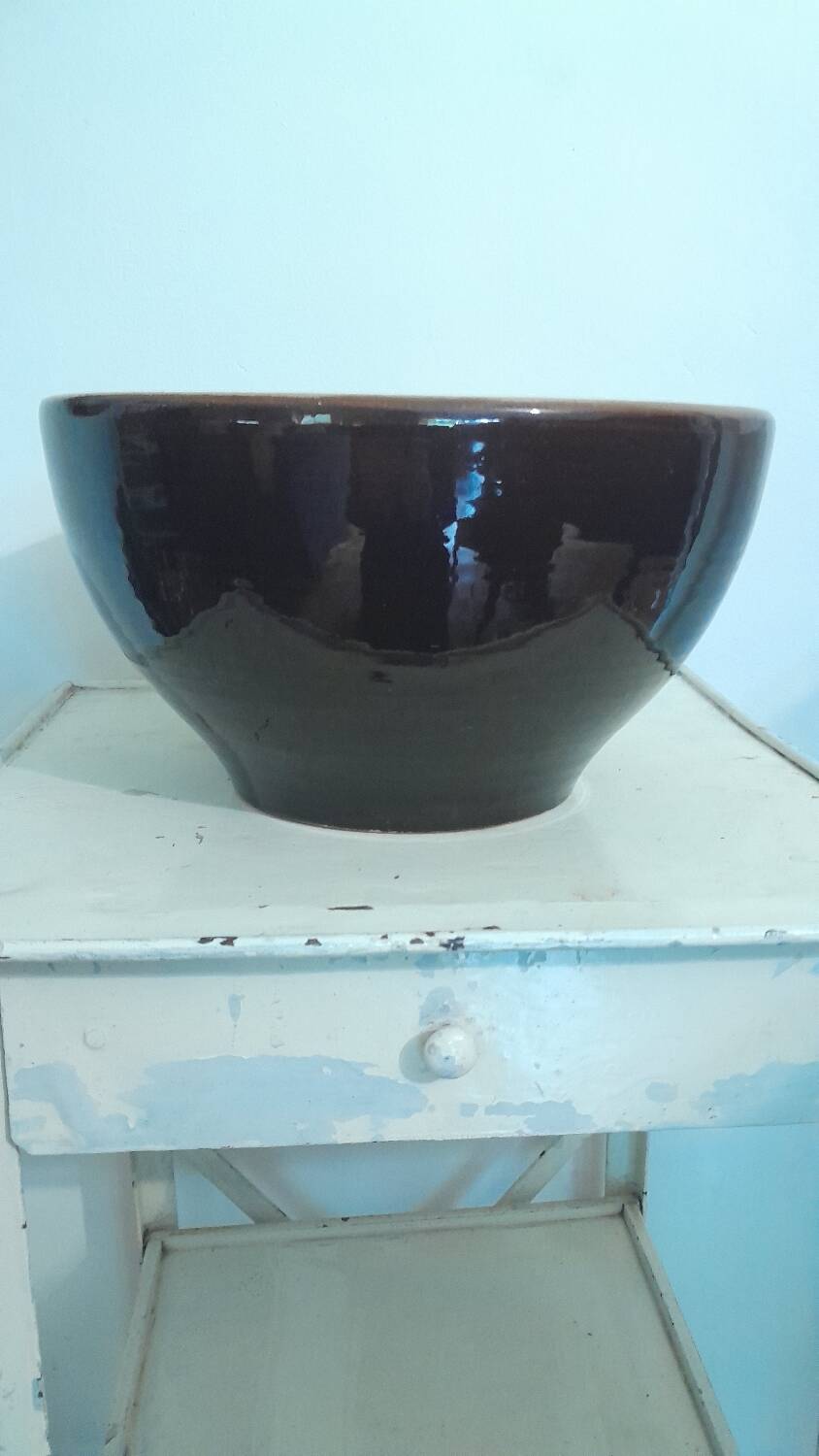 Stoneware salad bowl