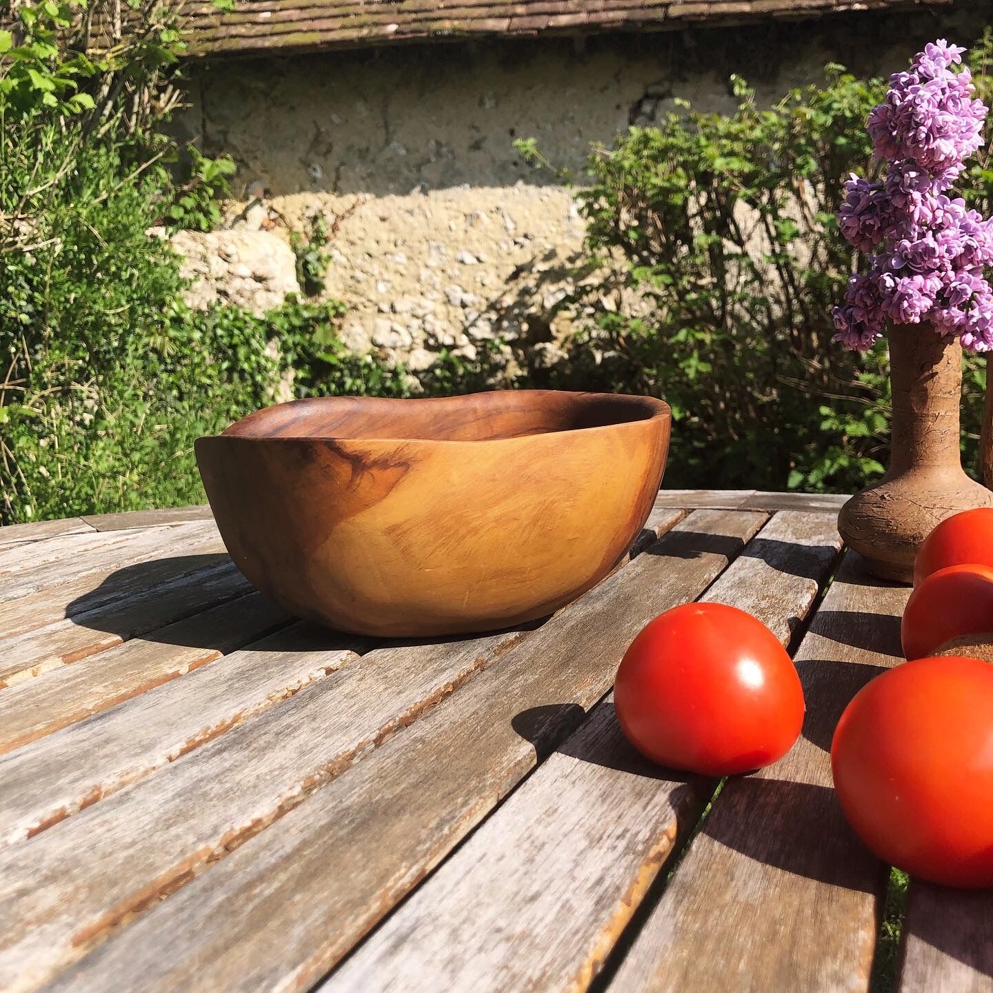 Brutalist sandstone soliflora
