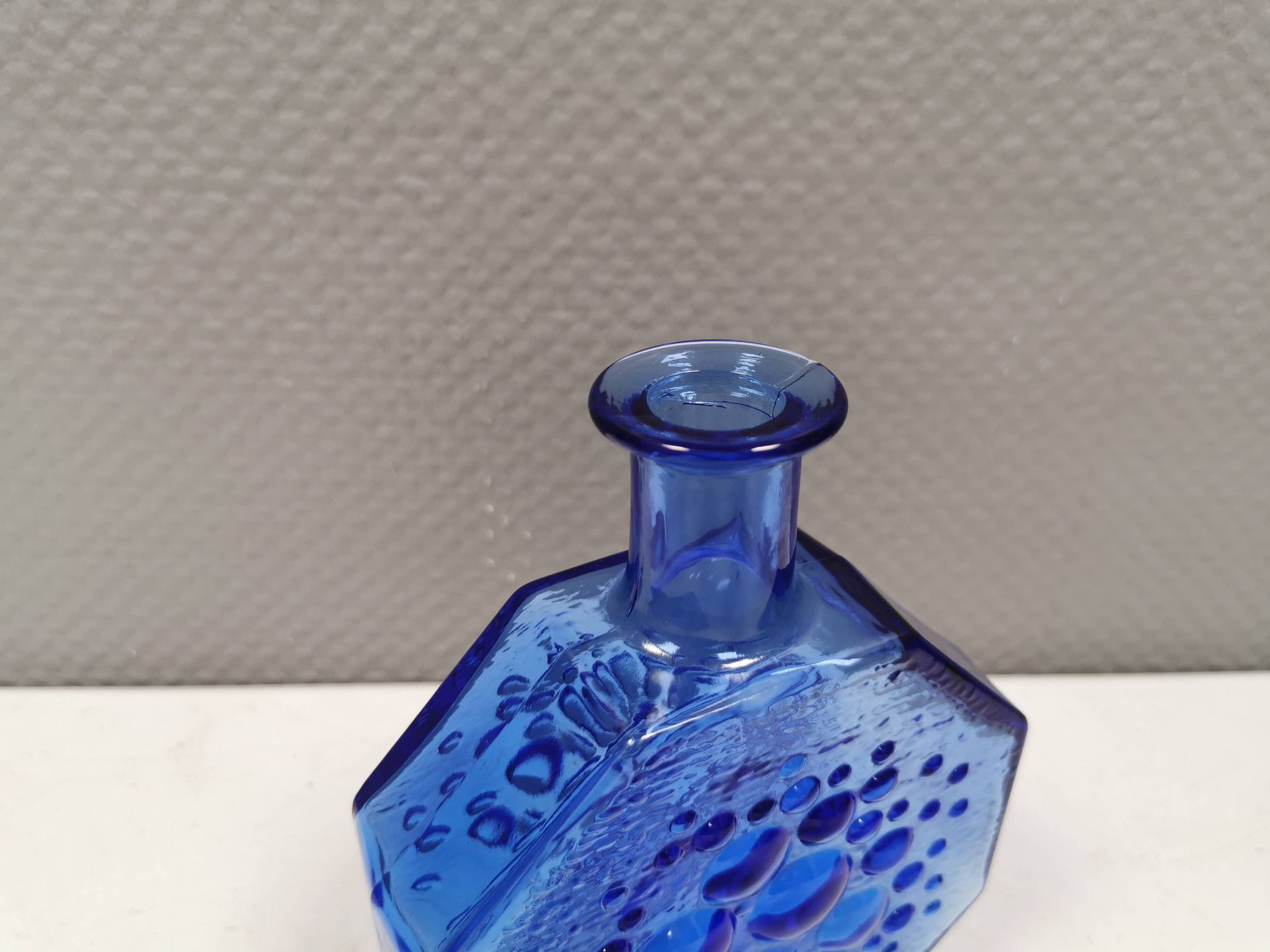 Blue glass vase from Riihimäen Lasi Finland, by Nanny Still.