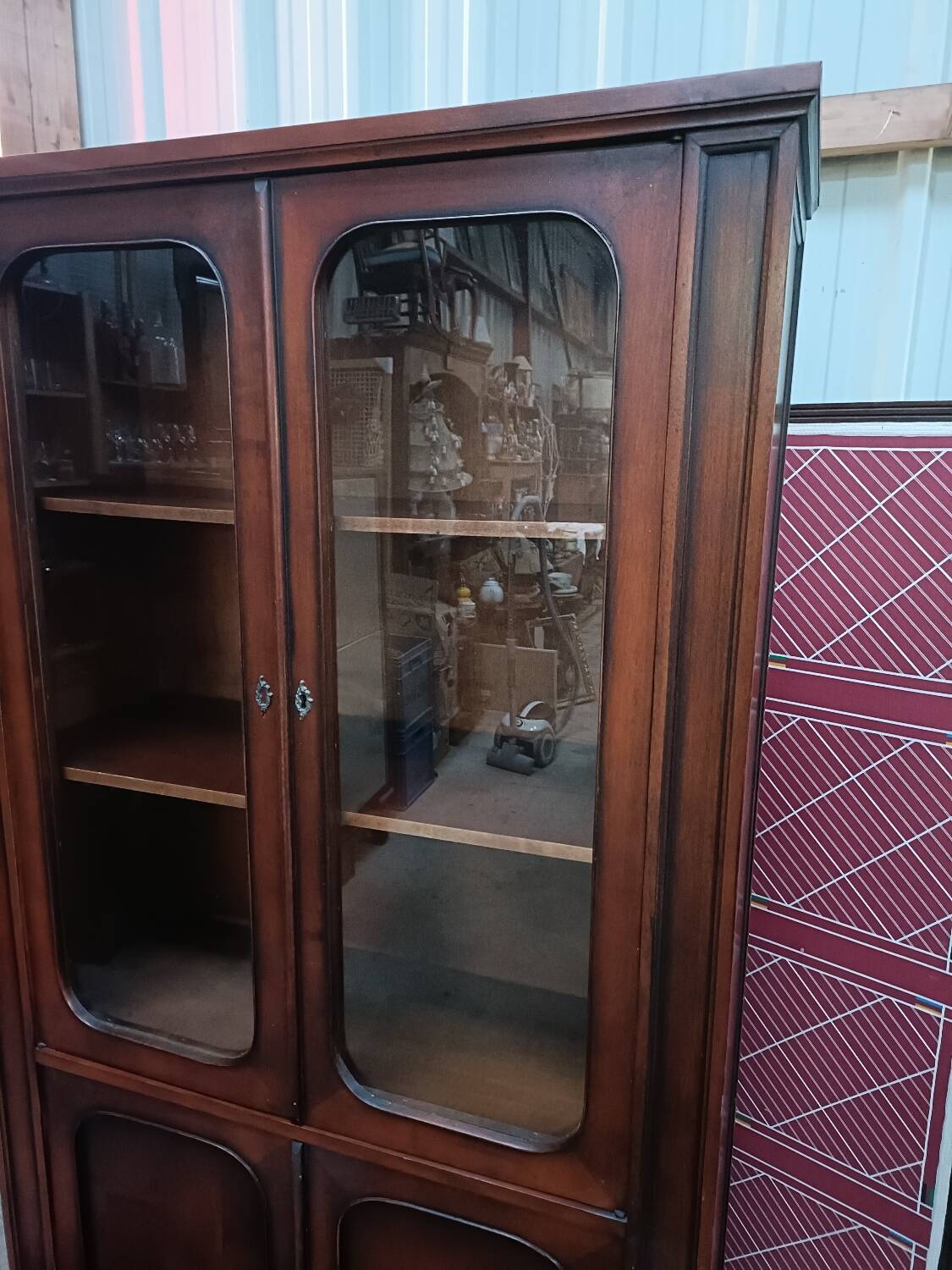 Vaisselier style classique avec partie vitrine