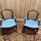 Paire de fauteuils de style Louis XV en cannage