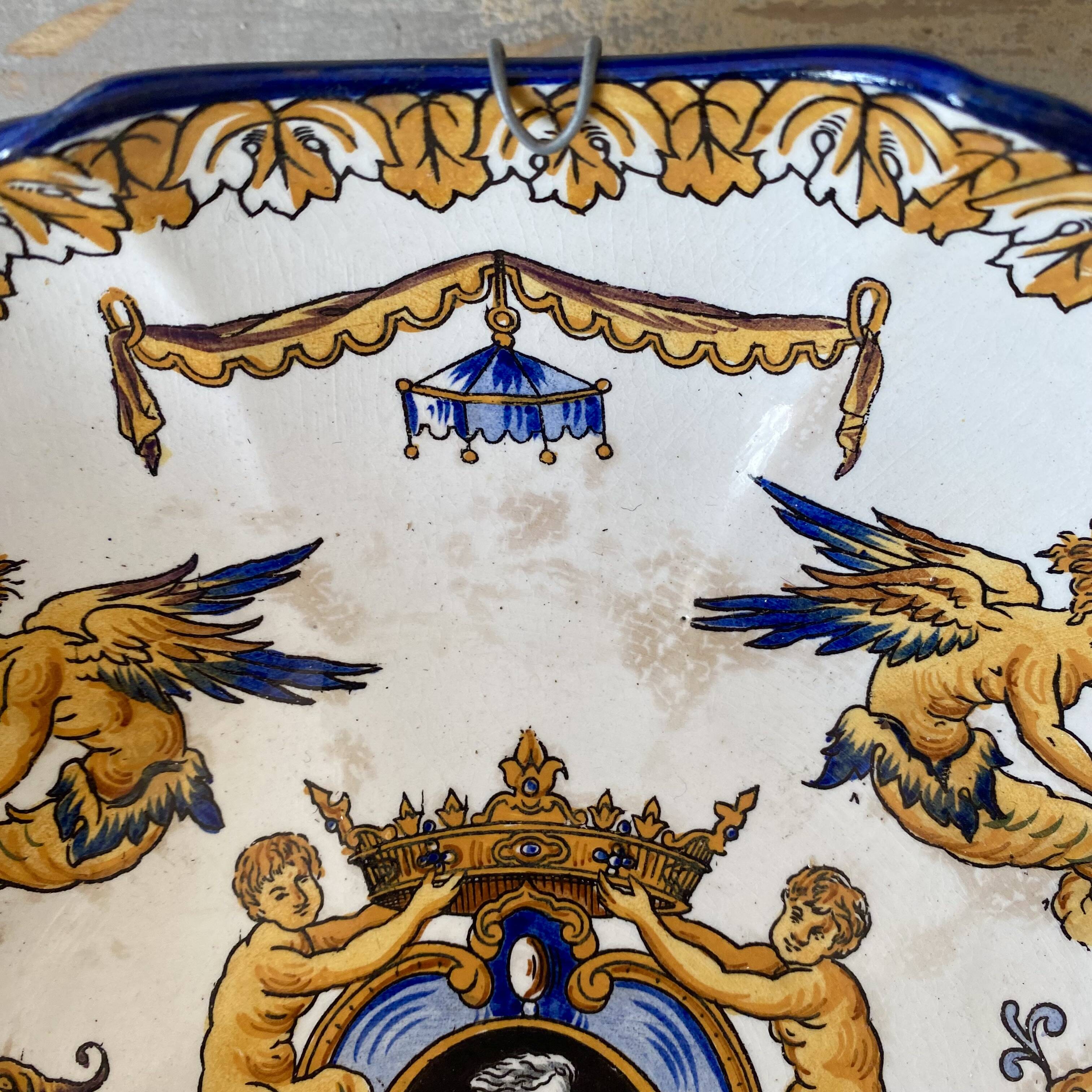 Renaissance decorated earthenware salad bowl from Gien.