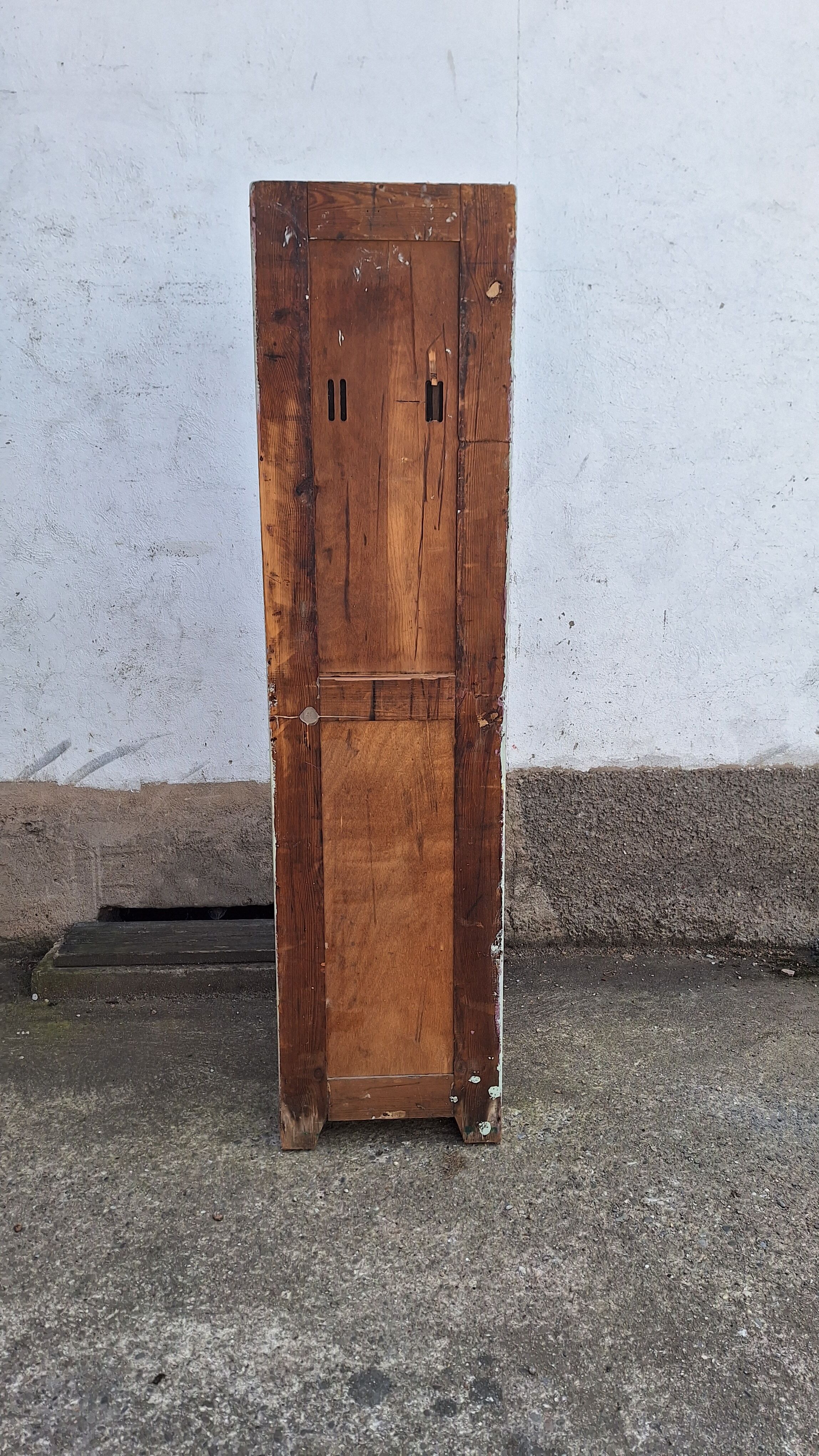 Wooden industrial cloakroom