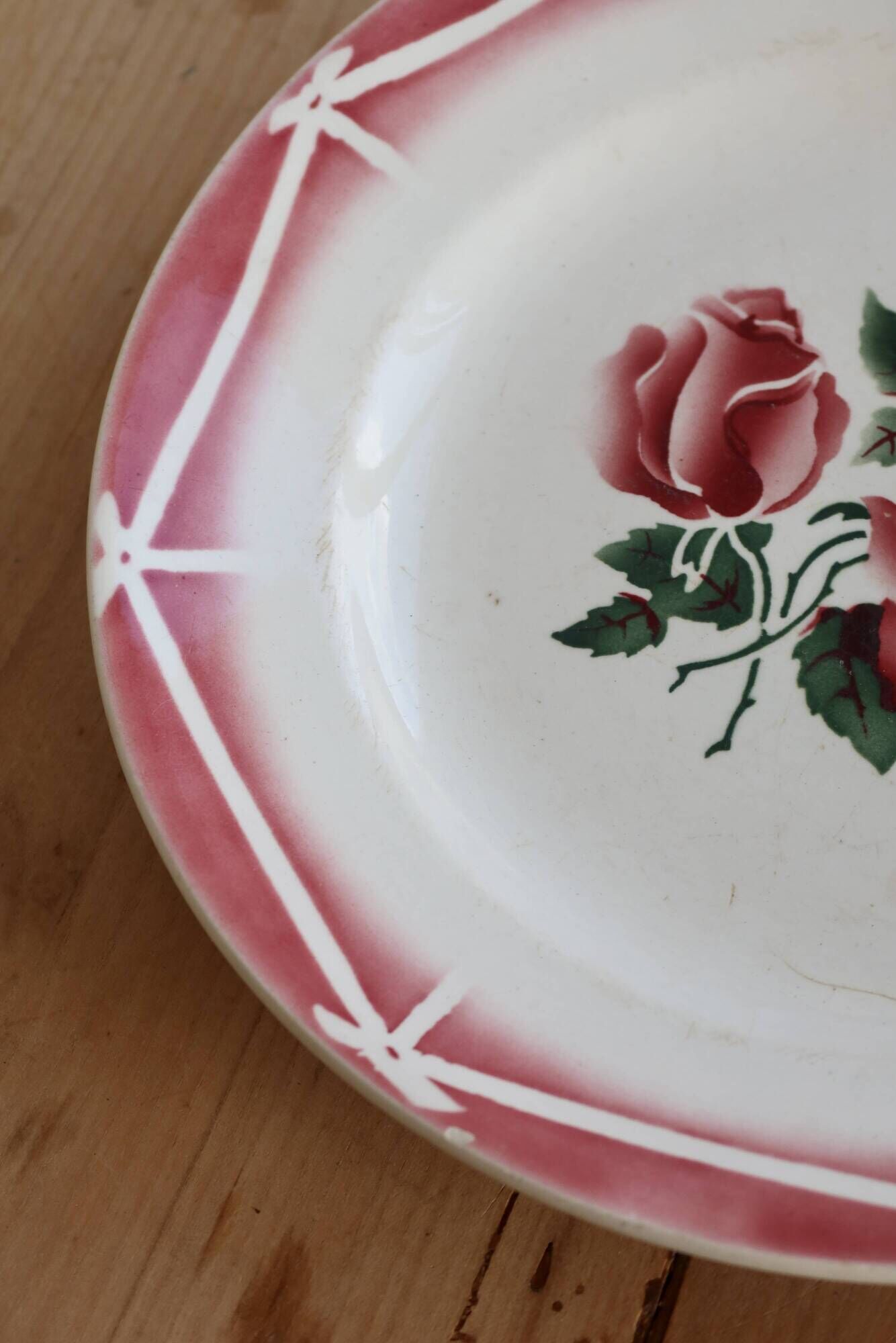 Round serving dish in Sarreguemines earthenware, Cibon model - Floral decoration