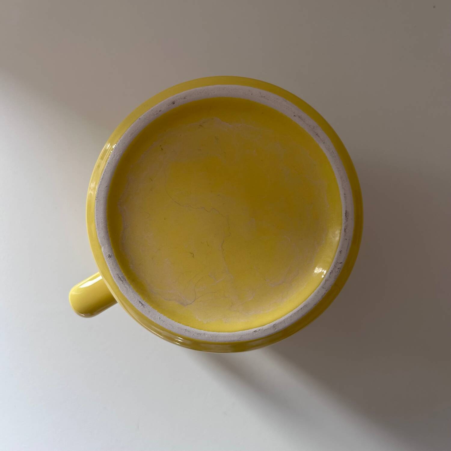 Pichet rétro jaune