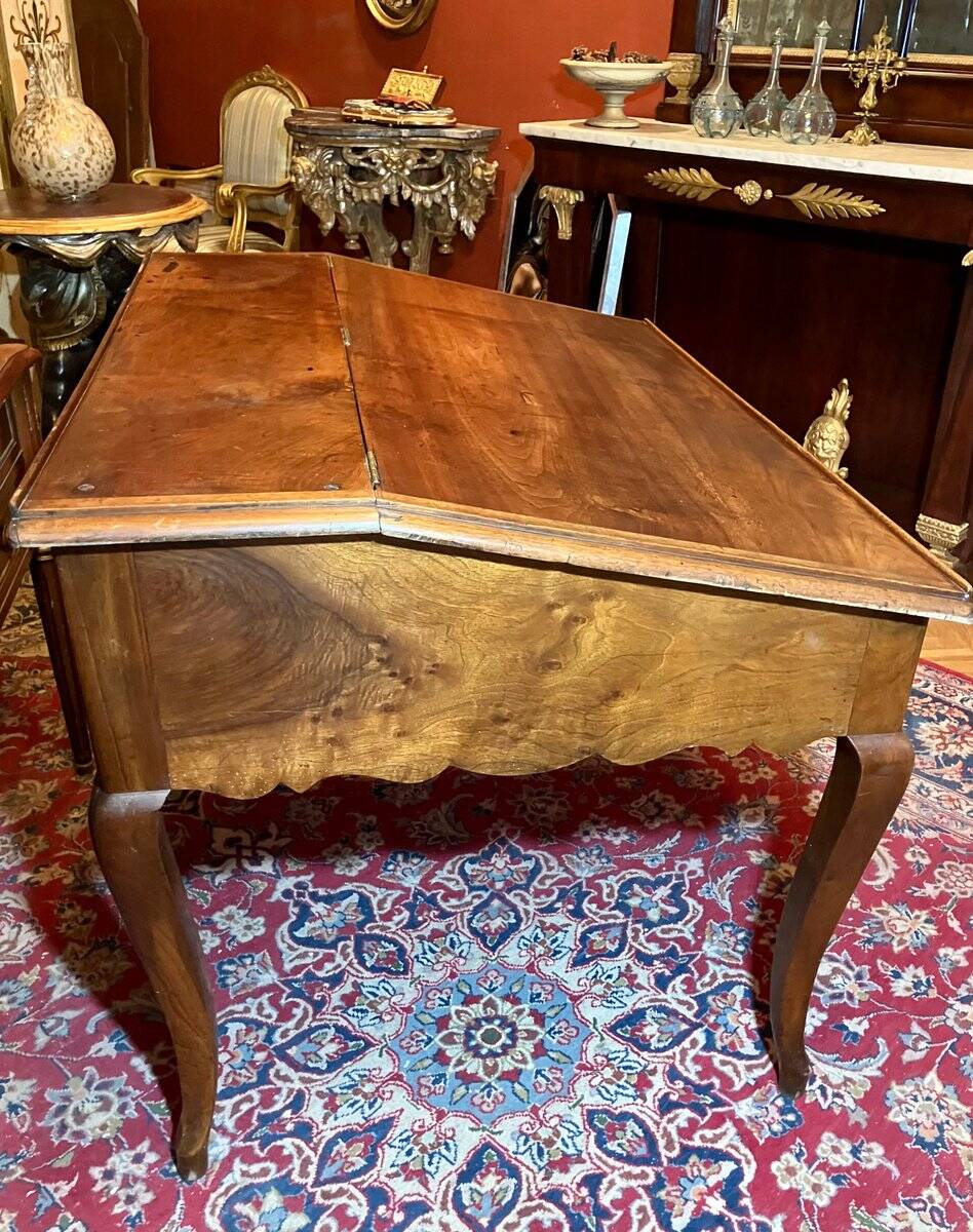 Antique French Writing Desk in Oak with Cabriole Legs, 1800s