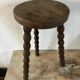 Tabouret tripode pieds tournés