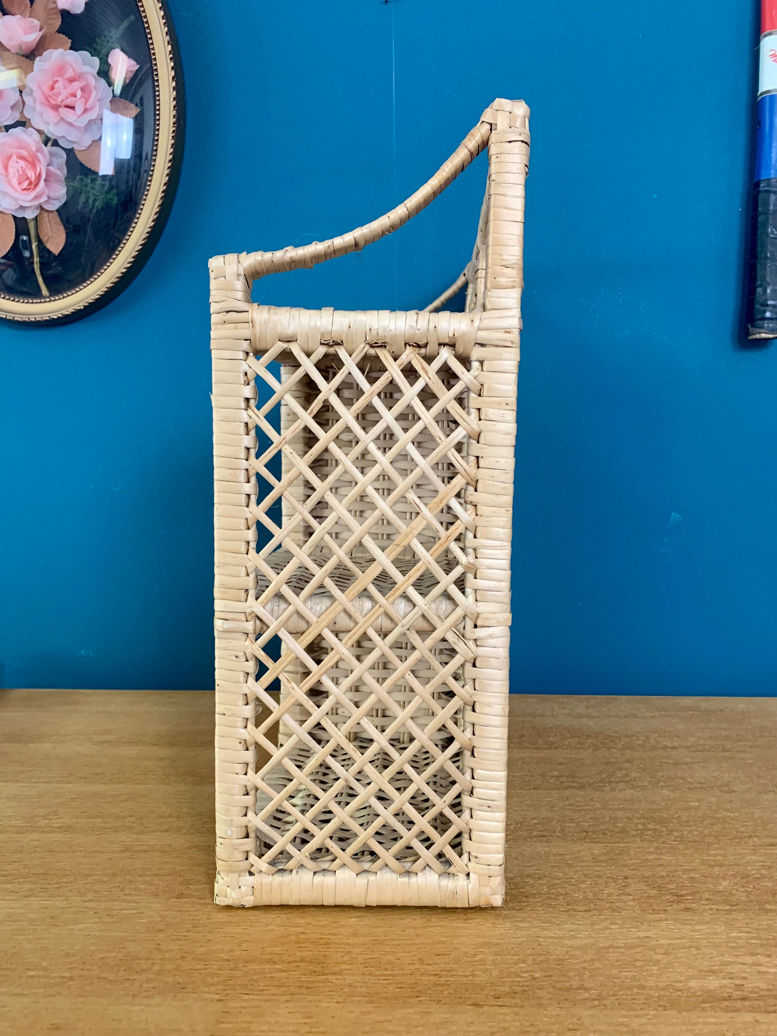 Vintage raffia shelf